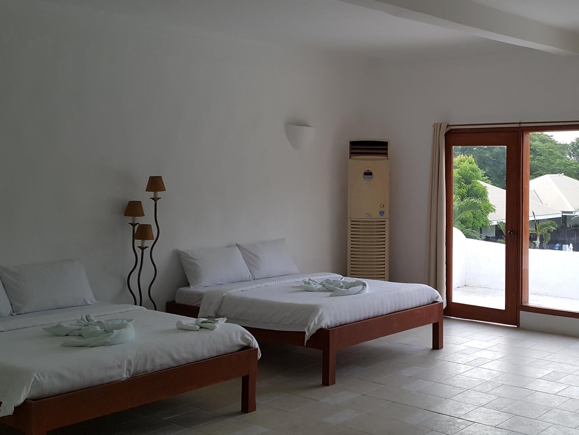 Blue Hotel And Resort Calamba  Bagian luar foto